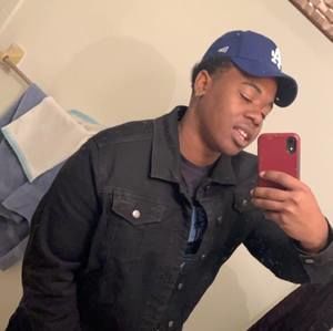 Meet your Posher, Bakari